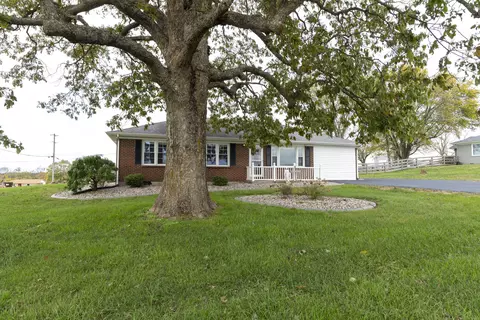 9412 Harrodsburg Rd, Wilmore, KY 40390