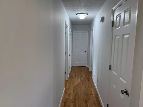 Entry Way - 203 Davis St, Berea, KY 40403 photo 2 of 3