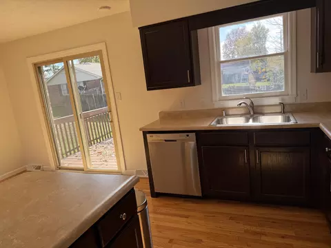 Kitchen - 203 Davis St, Berea, KY 40403 photo 2 of 3
