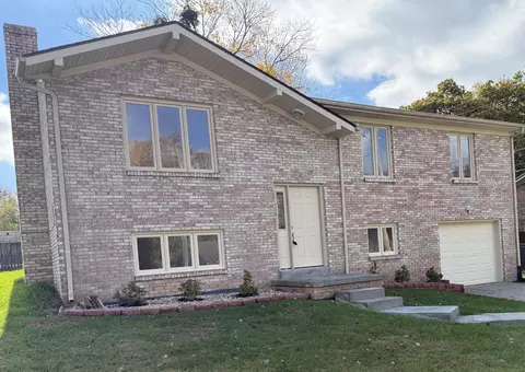 Exterior - 203 Davis St, Berea, KY 40403 photo 3 of 6