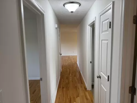 Entry Way - 203 Davis St, Berea, KY 40403 photo 3 of 3