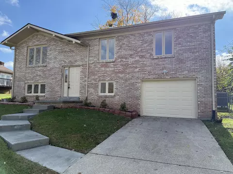 Exterior - 203 Davis St, Berea, KY 40403 photo 2 of 6