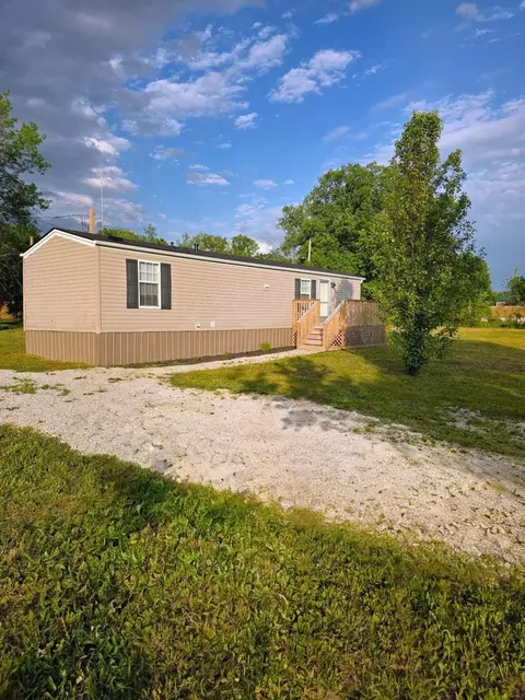 231 Sunset Dr, Clay City, KY 40312
