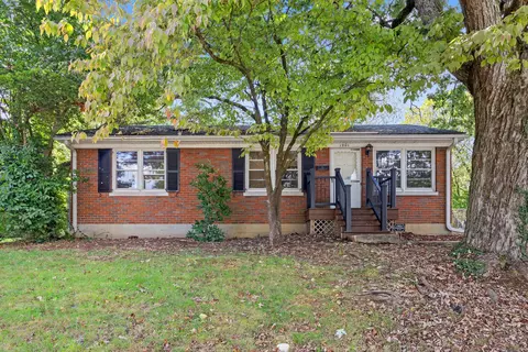 1901 Greenleaf Dr, Lexington, KY 40505