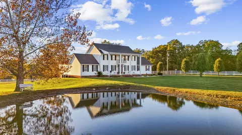 2001 Guynn Rd, Paint Lick, KY 40461