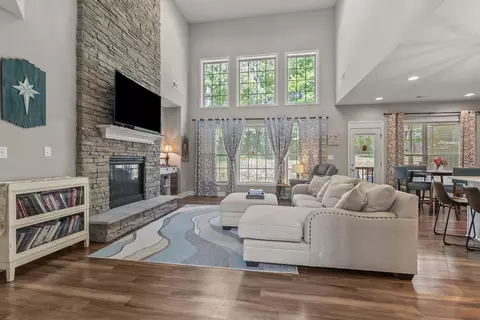121 Limestone Ln, Georgetown, KY 40324