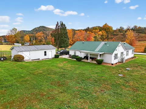 524 E Barker Ln, Berea, KY 40403