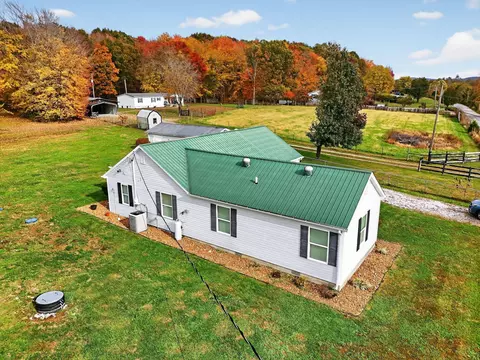View/Area - 524 E Barker Ln, Berea, KY 40403 photo 2 of 4