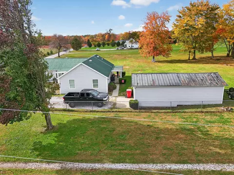 Exterior - 524 E Barker Ln, Berea, KY 40403 photo 6 of 6