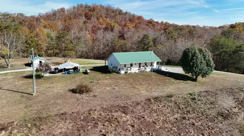 286 E Doe Creek Rd, Liberty, KY 42539 photo 2