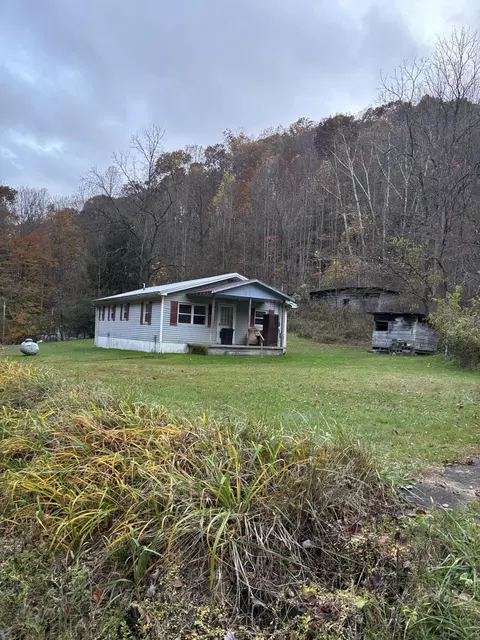 1599 Buckeye Branch Rd, Flat Lick, KY 40935