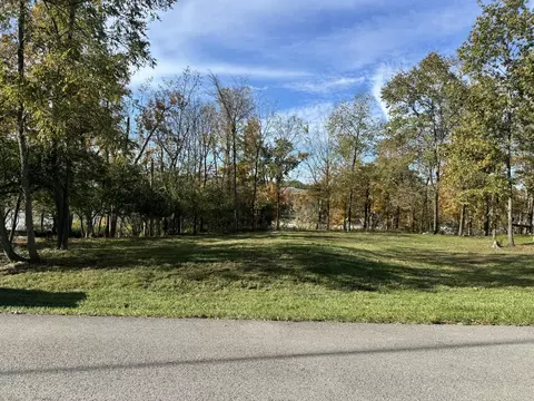 884 Hunter Dr, Lancaster, KY 40444