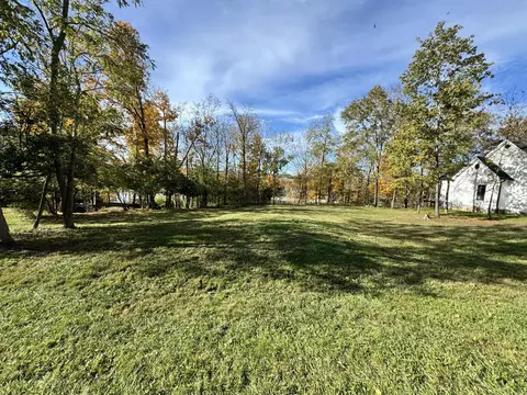 884 Hunter Dr, Lancaster, KY 40444 photo 2
