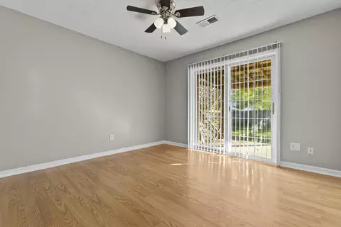 Living - 230 Delaware Dr, Georgetown, KY 40324 photo 5 of 5