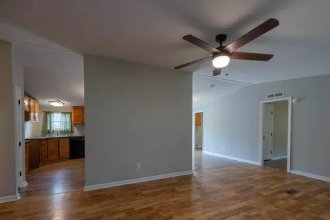 Living - 1106 Vimont St, Millersburg, KY 40348 photo 2 of 6