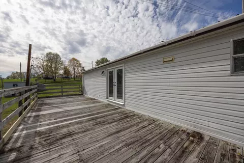 Exterior - 1106 Vimont St, Millersburg, KY 40348 photo 6 of 8
