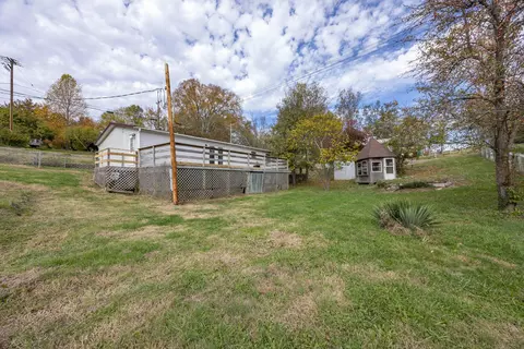 Exterior - 1106 Vimont St, Millersburg, KY 40348 photo 2 of 8