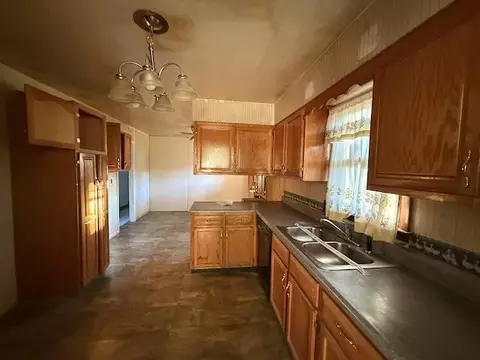 Kitchen - 454 Valley Rd, Stearns, KY 42647 photo 1 of 2