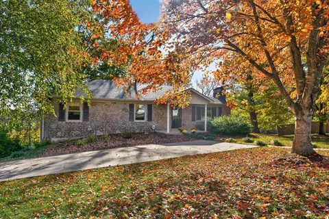 494 Oak Dr, Lancaster, KY 40444
