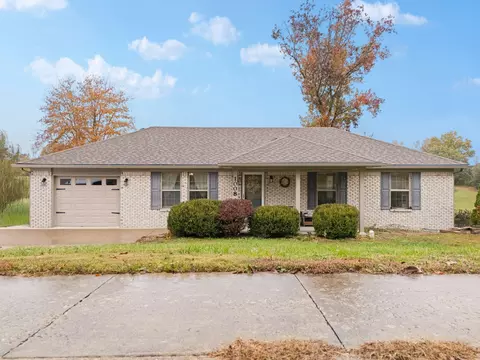 Exterior - 1008 Eagle Point Dr, Berea, KY 40403 photo 6 of 9