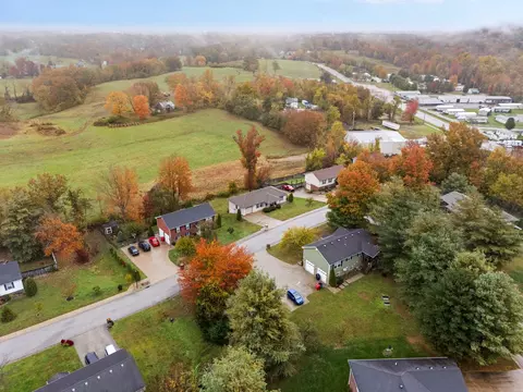View/Area - 1008 Eagle Point Dr, Berea, KY 40403 photo 7 of 13