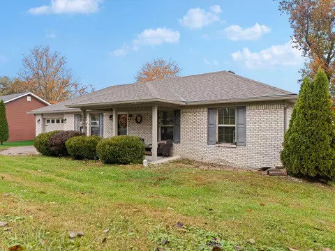 Exterior - 1008 Eagle Point Dr, Berea, KY 40403 photo 7 of 9