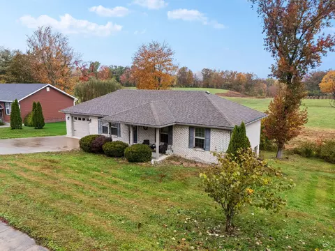 View/Area - 1008 Eagle Point Dr, Berea, KY 40403 photo 2 of 13