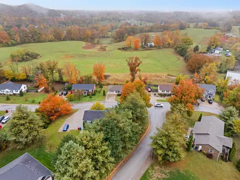 View/Area - 1008 Eagle Point Dr, Berea, KY 40403 photo 3 of 13