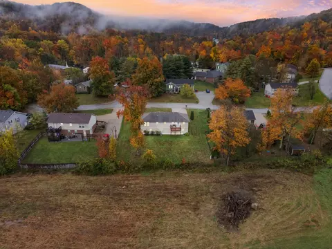 View/Area - 1008 Eagle Point Dr, Berea, KY 40403 photo 1 of 13