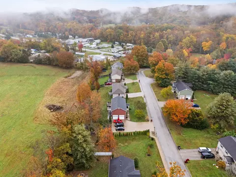 View/Area - 1008 Eagle Point Dr, Berea, KY 40403 photo 8 of 13