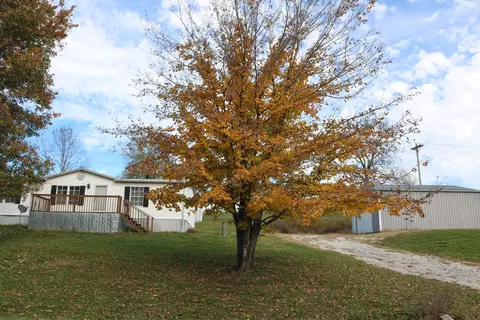 2057 E Headquarters Rd, Carlisle, KY 40311