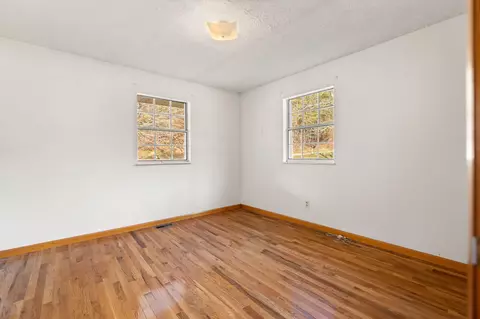 Bedroom - 84 Terrill Rd, Campton, KY 41301 photo 5 of 14