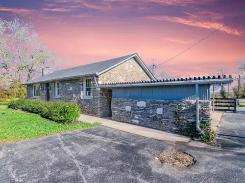 7897 Old Richmond Rd, Lexington, KY 40515