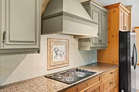 Kitchen - 11238 Campton Rd, Stanton, KY 40380 photo 3 of 12
