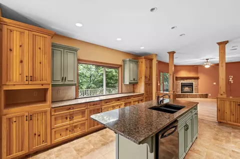Kitchen - 11238 Campton Rd, Stanton, KY 40380 photo 4 of 12