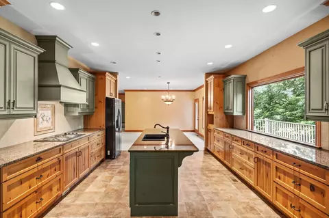Kitchen - 11238 Campton Rd, Stanton, KY 40380 photo 1 of 12