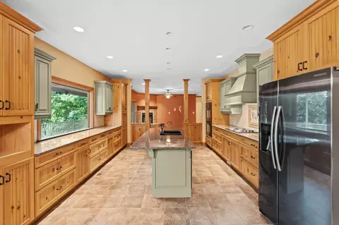 Kitchen - 11238 Campton Rd, Stanton, KY 40380 photo 6 of 12