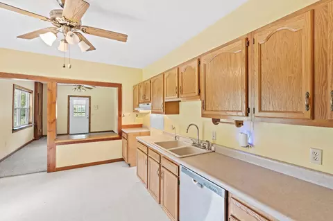 Kitchen - 11238 Campton Rd, Stanton, KY 40380 photo 12 of 12