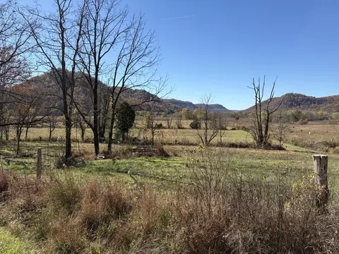 3999 Mckee Rd, Irvine, KY 40336