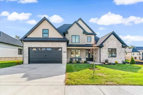 742 Azalea Ln, Versailles, KY 40383