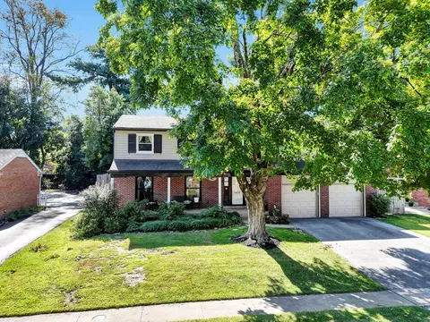 7406 Wesboro Rd, Louisville, KY 40242