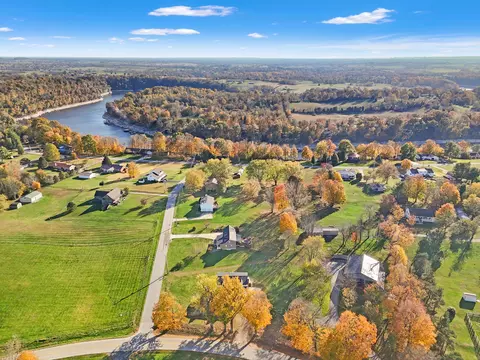 807 Hide Away Cove Rd, Lancaster, KY 40444