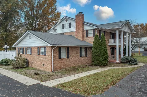 226 Gardner Trl, Salyersville, KY 41465