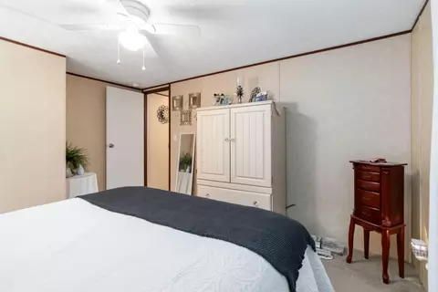 Bedroom - 240 Echo Valley Rd, Lily, KY 40740 photo 3 of 4