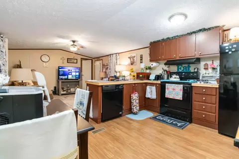 Kitchen - 240 Echo Valley Rd, Lily, KY 40740 photo 1 of 2