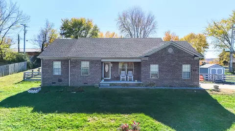 121 Shawnee Dr, Paint Lick, KY 40461
