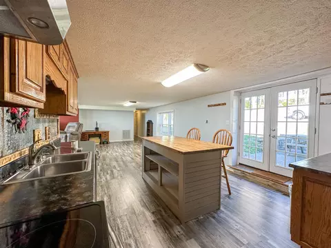 Kitchen - 91 Barnett Rd, Brodhead, KY 40409 photo 2 of 3