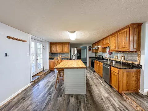 Kitchen - 91 Barnett Rd, Brodhead, KY 40409 photo 3 of 3