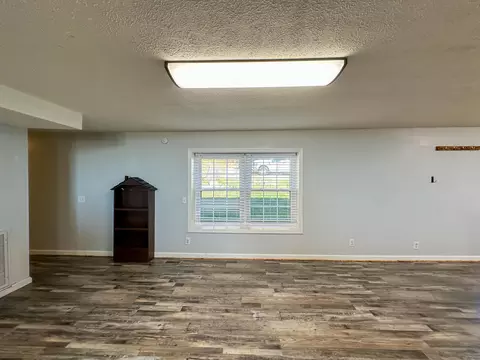 Living - 91 Barnett Rd, Brodhead, KY 40409 photo 5 of 6