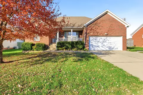 104 N Country Dr, Shelbyville, KY 40065